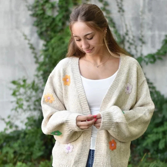 Easel Flower Floral Embroidered Knitted Khaki Cardigan New - Picture 4 of 8
